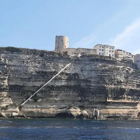 Bateau-hôtel voilier
